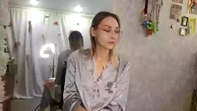 MistieSchorn online show from November 20, 2025, 1:00 pm