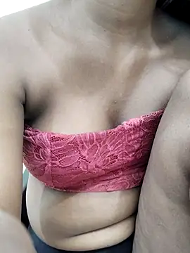 Snapshot of Simran_0011 chatting on December 16, 2025, 2:38 am Simran 0011 online show from December 16, 2025, 2:38 am