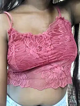 Snapshot of Simran_0011 chatting on December 17, 2025, 4:07 am Simran 0011 online show from December 17, 2025, 4:07 am