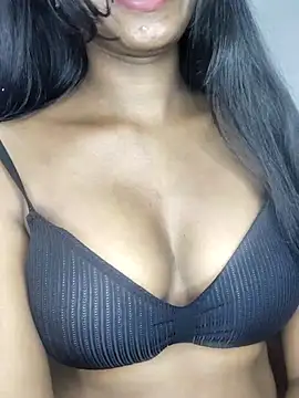 Snapshot of Simran_0011 chatting on February 20, 2026, 1:02 am Simran 0011 online show from February 20, 2026, 1:02 am