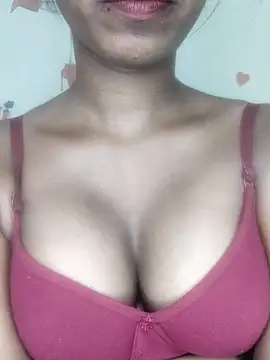 Snapshot of Simran_0011 chatting on March 13, 2026, 9:27 am Simran 0011 online show from March 13, 2026, 9:27 am