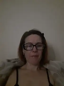 LanaOlbenst online show from April 16, 2026, 7:47 pm