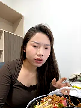 GYYoo online show from December 5, 2025, 4:54 am