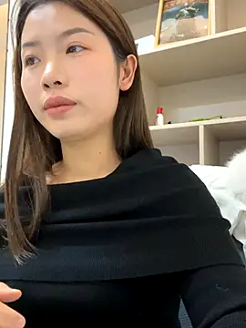 GYYoo online show from December 16, 2025, 5:23 am