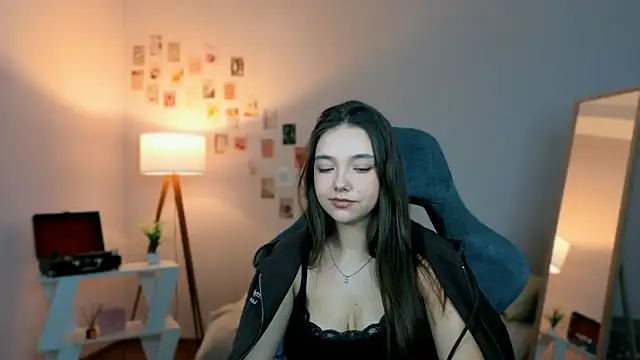 Vexorine online show from April 16, 2026, 9:39 pm