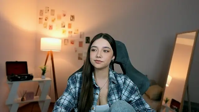 Vexorine online show from April 18, 2026, 7:40 pm