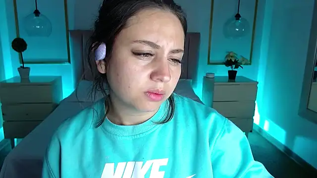 Alice Sinclair  online show from January 9, 2026, 12:52 pm