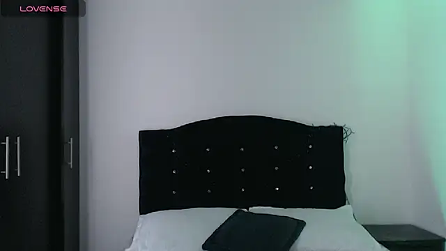 Alice Sinclair  online show from February 13, 2026, 5:09 pm