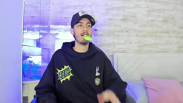 Emir Ozan  online show from January 11, 2026, 11:37 am