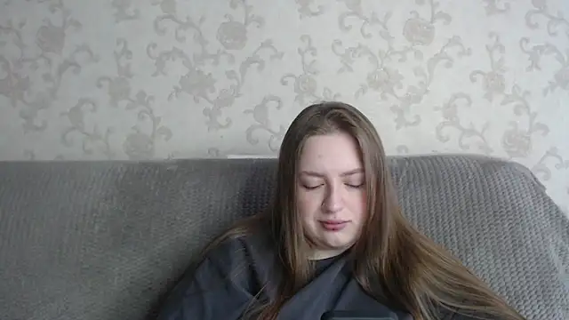 GirlPlayer online show from May 16, 2026, 2:41 am