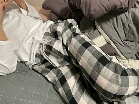 Snapshot of __kim chatting on December 3, 2025, 1:20 pm kim online show from December 3, 2025, 1:20 pm