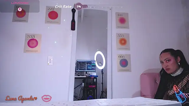 LunaAponte online show from February 20, 2026, 6:26 am