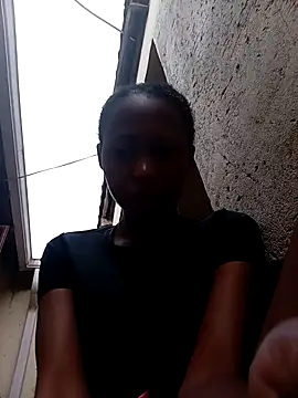 Sweethoneypot25 online show from December 17, 2025, 3:07 pm