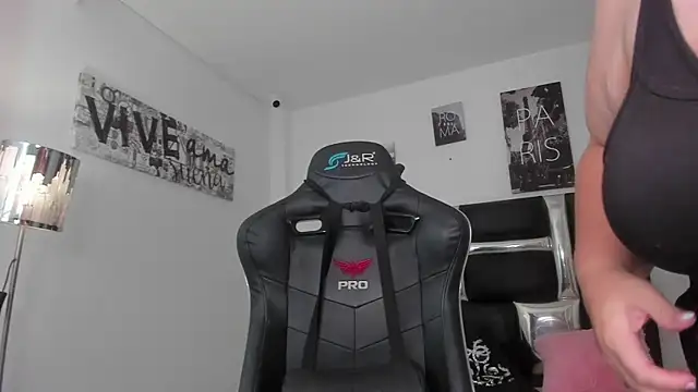 Sophiie Rouse  online show from November 27, 2025, 6:54 pm