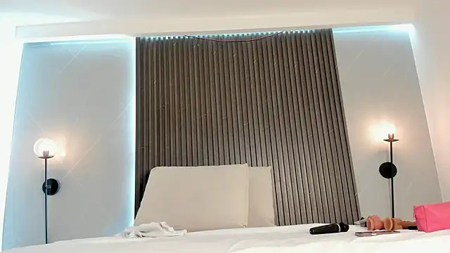 mia dollce online show from February 22, 2026, 11:20 am