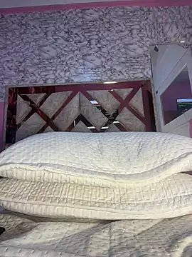 valeryfox   online show from November 27, 2025, 11:34 am