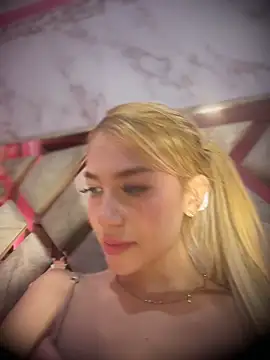 valeryfox   online show from March 6, 2026, 6:26 pm