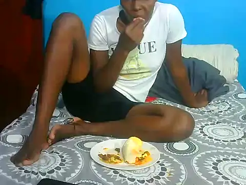 VirginPrincess06 online show from November 25, 2025, 3:01 pm