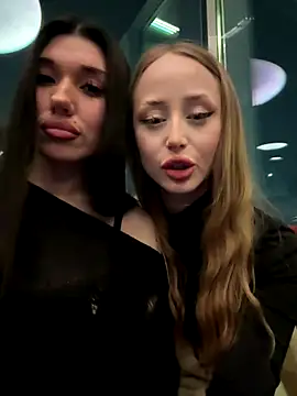 Snapshot of GraceSecrettt chatting on December 15, 2025, 5:06 pm GraceSecrettt online show from December 15, 2025, 5:06 pm