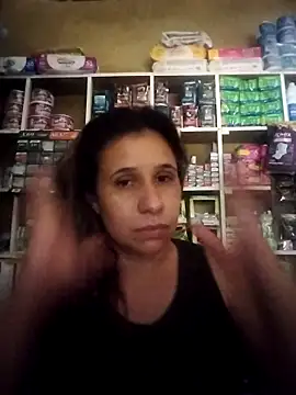 MIA-LARIOS online show from April 6, 2026, 10:33 pm