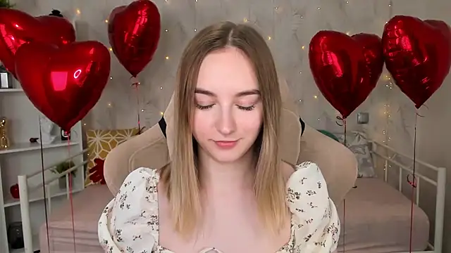 Snapshot of Shy_Polly chatting on February 7, 2026, 5:33 am Shy Polly online show from February 7, 2026, 5:33 am