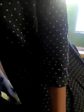 Laxmidevi000 online show from April 19, 2026, 6:35 am