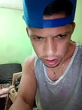 Snapshot of DestinedSpark23 chatting on December 3, 2025, 11:36 pm DestinedSpark23 online show from December 3, 2025, 11:36 pm