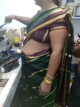 Snapshot of Desicouple1706 chatting on December 18, 2025, 1:50 pm Desicouple1706 online show from December 18, 2025, 1:50 pm