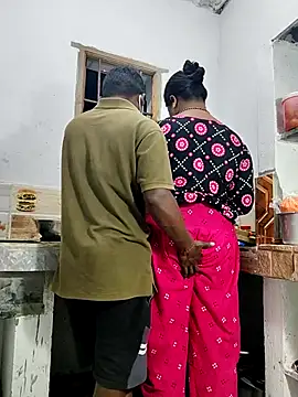 Snapshot of Desicouple1706 chatting on January 7, 2026, 1:46 pm Desicouple1706 online show from January 7, 2026, 1:46 pm