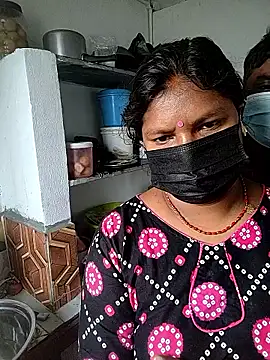 Snapshot of Desicouple1706 chatting on January 8, 2026, 2:03 am Desicouple1706 online show from January 8, 2026, 2:03 am