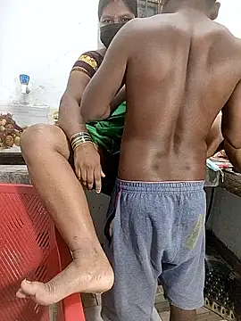 Snapshot of Desicouple1706 chatting on January 8, 2026, 2:08 pm Desicouple1706 online show from January 8, 2026, 2:08 pm