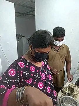 Snapshot of Desicouple1706 chatting on January 11, 2026, 3:44 am Desicouple1706 online show from January 11, 2026, 3:44 am