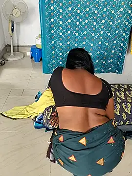 Desicouple1706 online show from April 16, 2026, 5:19 am