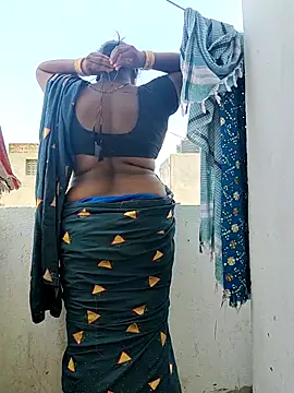 Desicouple1706 online show from April 24, 2026, 7:44 am