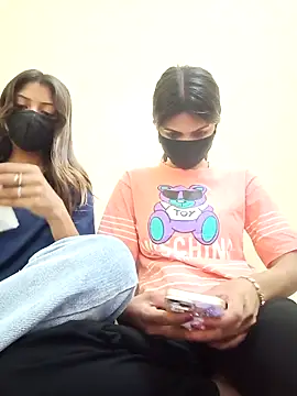 Snapshot of Lovely--girl chatting on April 11, 2026, 4:39 am Lovely--girl online show from April 11, 2026, 4:39 am