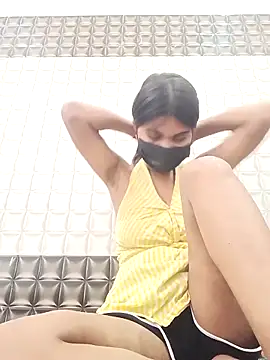 Snapshot of Lovely--girl chatting on May 8, 2026, 6:41 am Lovely--girl online show from May 8, 2026, 6:41 am