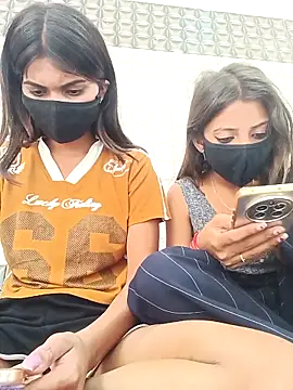 Snapshot of Lovely--girl chatting on May 9, 2026, 11:15 am Lovely--girl online show from May 9, 2026, 11:15 am