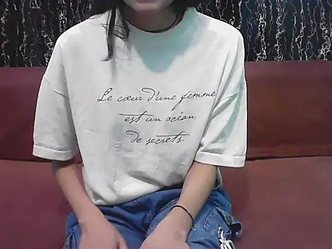 hello baby01 online show from April 4, 2026, 4:15 pm