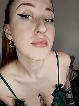 Susiee Redd online show from March 23, 2026, 2:43 pm