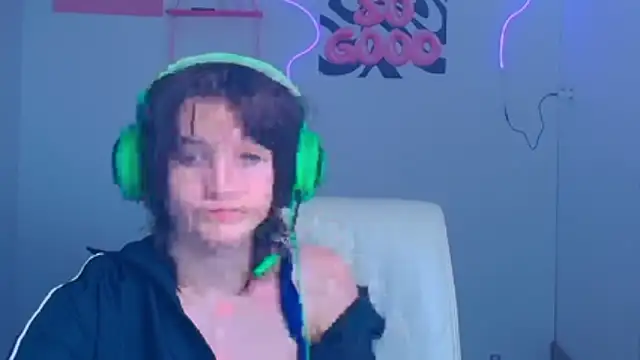 Snapshot of Alice_Wonderme chatting on January 9, 2026, 10:33 pm Alice Wonderme online show from January 9, 2026, 10:33 pm