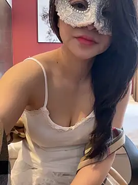 Queen-of-Love online show from January 7, 2026, 8:39 am