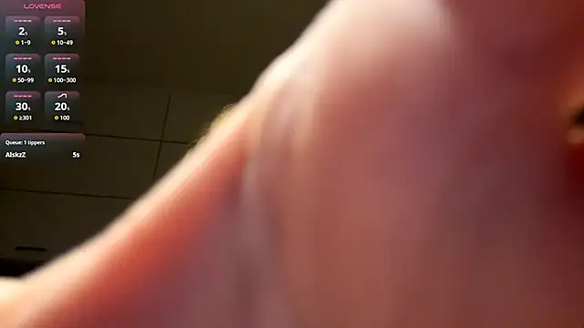 ElfriedaZwack online show from February 18, 2026, 4:14 pm