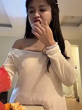 yuanbao bao online show from November 27, 2025, 5:15 pm