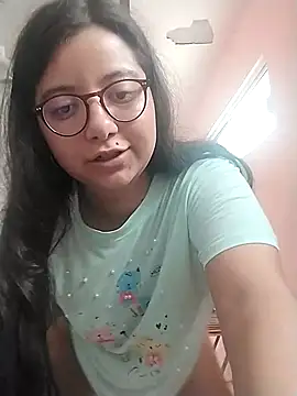 Chaparrita13 online show from February 15, 2026, 9:33 pm