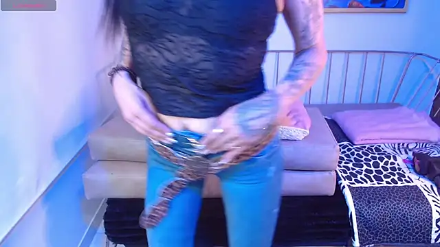 Roxanne vale online show from March 19, 2026, 8:13 pm