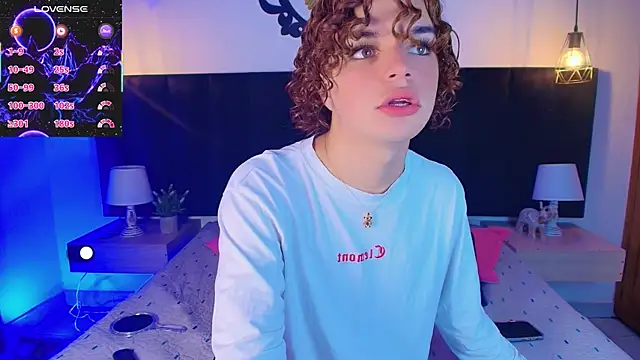 Skyee angel online show from March 25, 2026, 7:53 pm