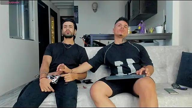 heteros curious online show from November 26, 2025, 3:02 pm