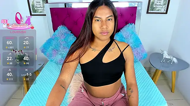 Samantha  F W online show from December 1, 2025, 4:23 pm