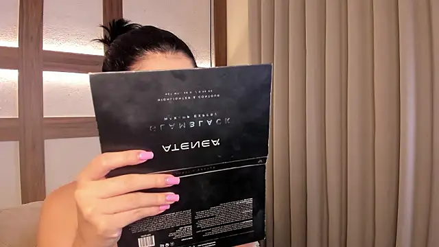 SarhaVega online show from February 4, 2026, 1:06 pm