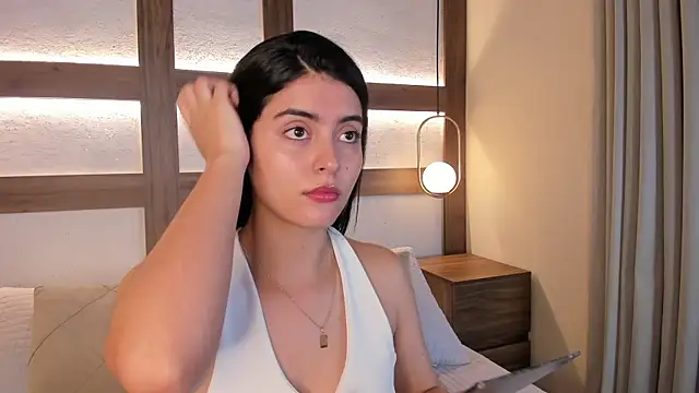 SarhaVega online show from April 19, 2026, 1:32 pm